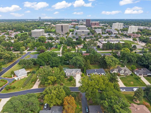 1S705 Westview Avenue, Lombard, IL 60148