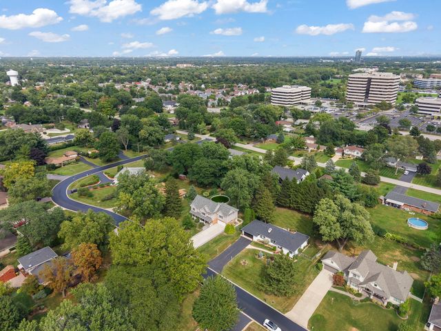 1S705 Westview Avenue, Lombard, IL 60148