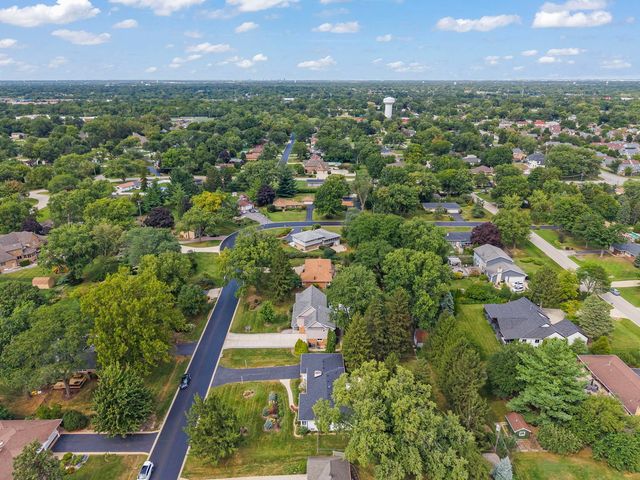 1S705 Westview Avenue, Lombard, IL 60148
