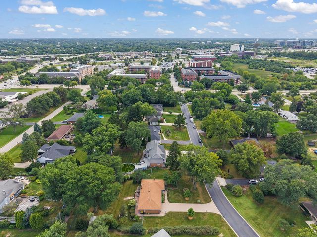 1S705 Westview Avenue, Lombard, IL 60148
