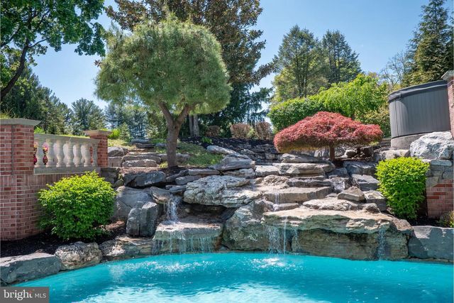 4250 RAYNESSA CT, Easton, PA 18045