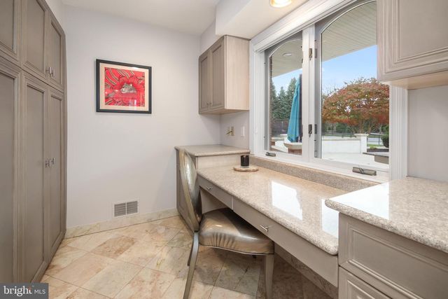 4250 RAYNESSA CT, Easton, PA 18045