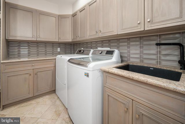 4250 RAYNESSA CT, Easton, PA 18045