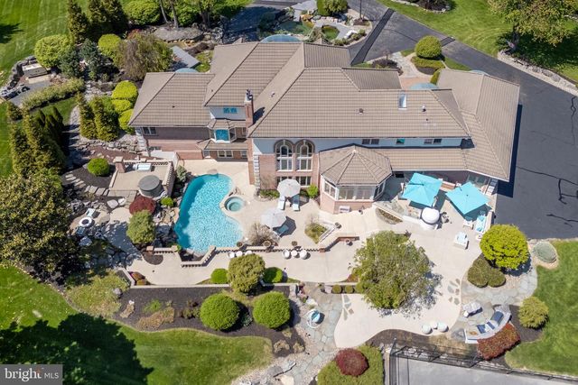 4250 RAYNESSA CT, Easton, PA 18045