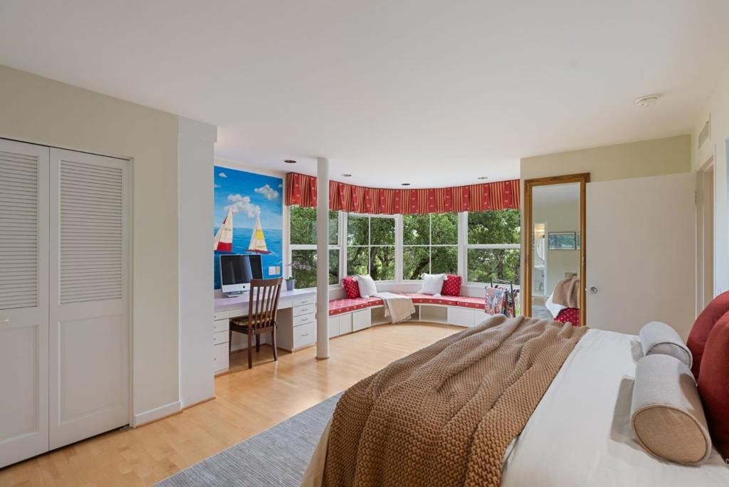 Image 27 of property listing at 1325 Marlborough Road, Hillsborough, CA 94010
