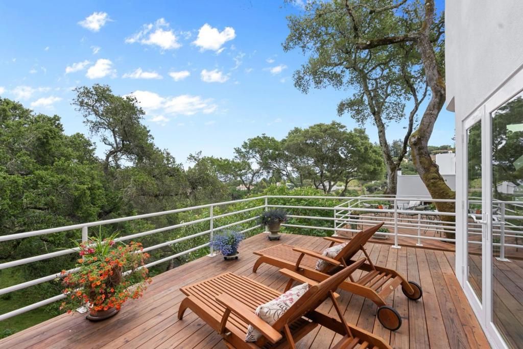 Image 33 of property listing at 1325 Marlborough Road, Hillsborough, CA 94010