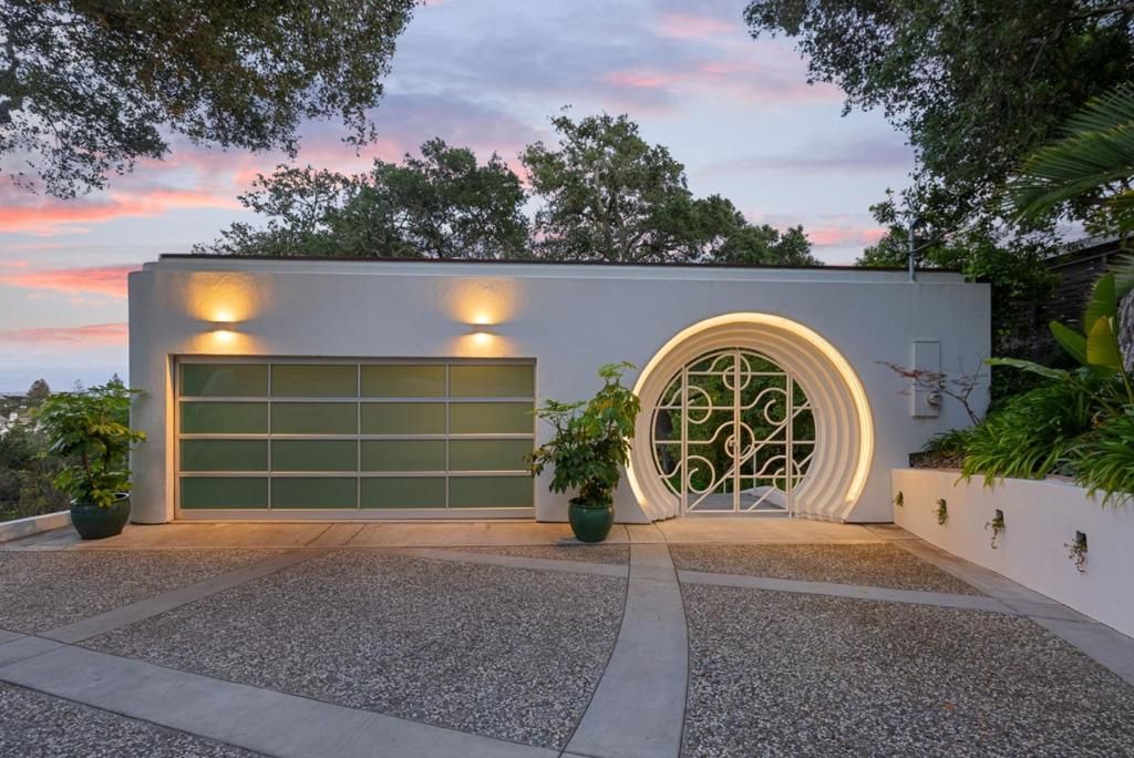Image 36 of property listing at 1325 Marlborough Road, Hillsborough, CA 94010