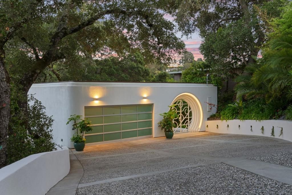 Image 37 of property listing at 1325 Marlborough Road, Hillsborough, CA 94010