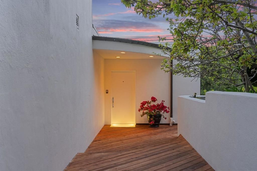 Image 38 of property listing at 1325 Marlborough Road, Hillsborough, CA 94010