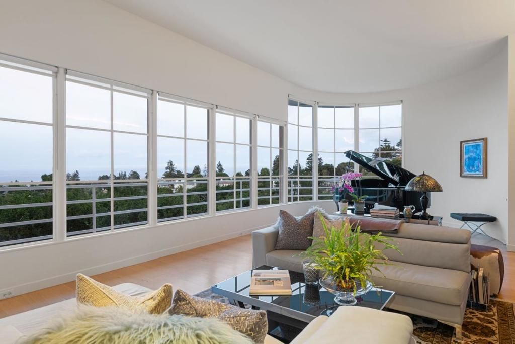 Image 6 of property listing at 1325 Marlborough Road, Hillsborough, CA 94010