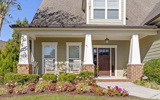 881 Lynnstone Drive, Chattanooga, TN 37405