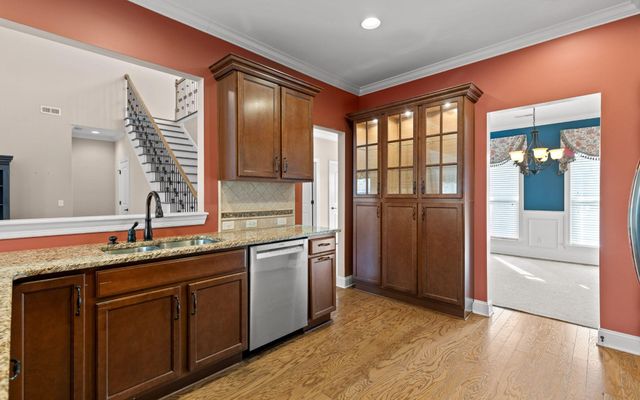 881 Lynnstone Drive, Chattanooga, TN 37405