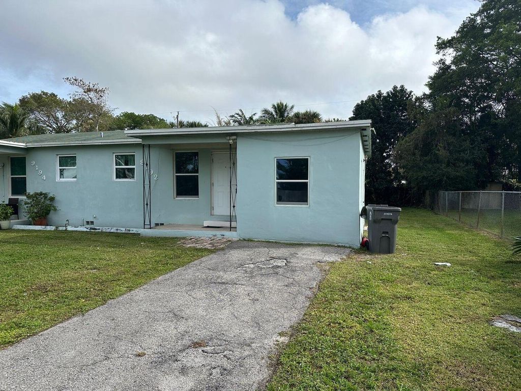 9192 Sunrise Drive, West Palm Beach, FL 33403