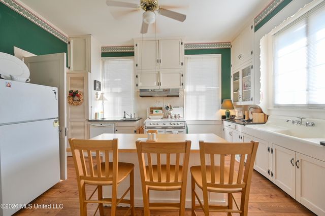 1112 Main Street, Natchez, MS 39120