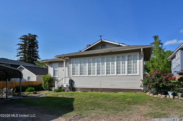 1112 Main Street, Natchez, MS 39120