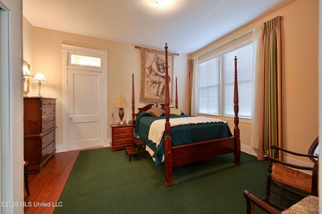 1112 Main Street, Natchez, MS 39120