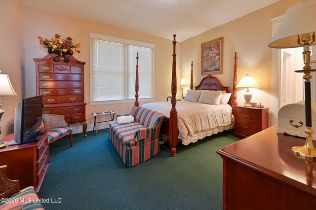 1112 Main Street, Natchez, MS 39120