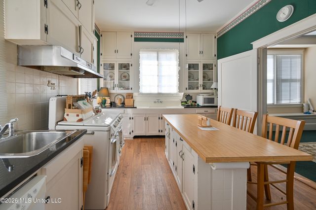 1112 Main Street, Natchez, MS 39120