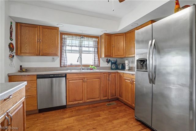 297 Hales Landing, Elizabeth, WV 26143