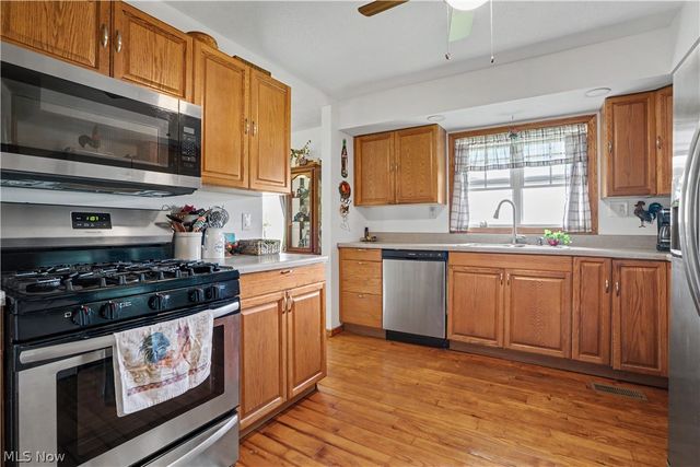 297 Hales Landing, Elizabeth, WV 26143