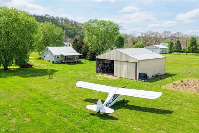 297 Hales Landing, Elizabeth, WV 26143