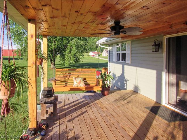 297 Hales Landing, Elizabeth, WV 26143