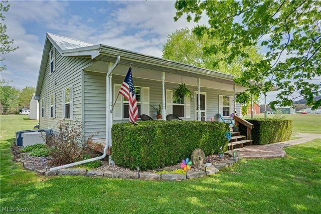 297 Hales Landing, Elizabeth, WV 26143