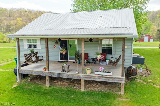 297 Hales Landing, Elizabeth, WV 26143