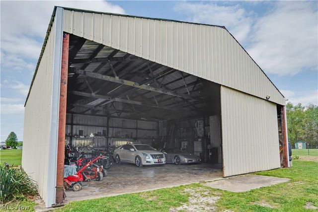 297 Hales Landing, Elizabeth, WV 26143