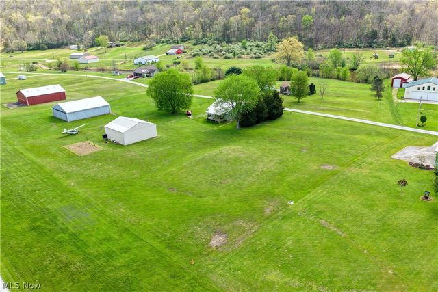 297 Hales Landing, Elizabeth, WV 26143