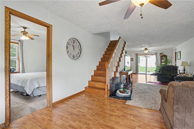 297 Hales Landing, Elizabeth, WV 26143
