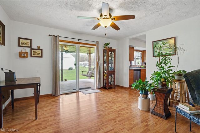 297 Hales Landing, Elizabeth, WV 26143