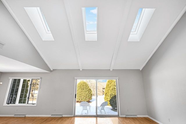 10121 N Lee COURT, Mequon, WI 53092