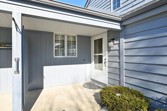 10121 N Lee COURT, Mequon, WI 53092