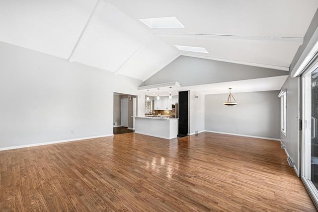 10121 N Lee COURT, Mequon, WI 53092