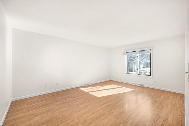 10121 N Lee COURT, Mequon, WI 53092