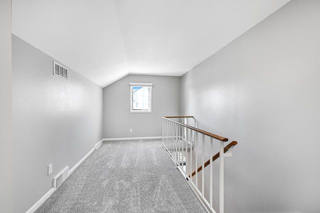 10121 N Lee COURT, Mequon, WI 53092