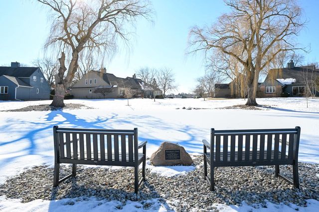 10121 N Lee COURT, Mequon, WI 53092