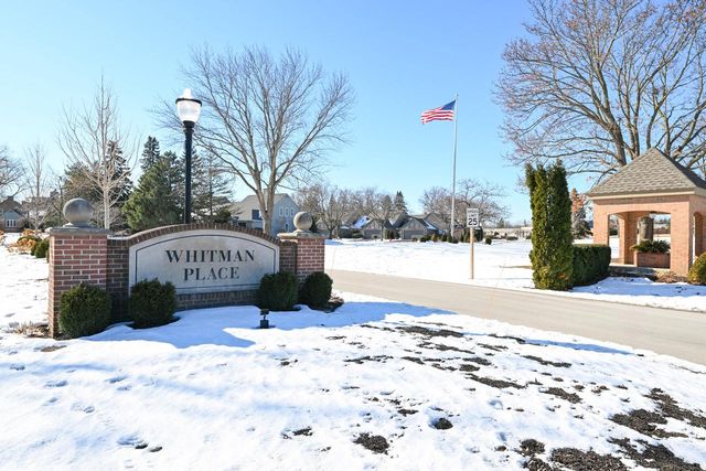 10121 N Lee COURT, Mequon, WI 53092