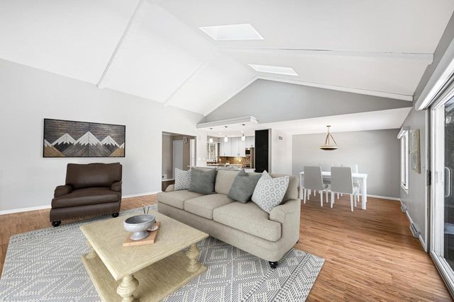 10121 N Lee COURT, Mequon, WI 53092