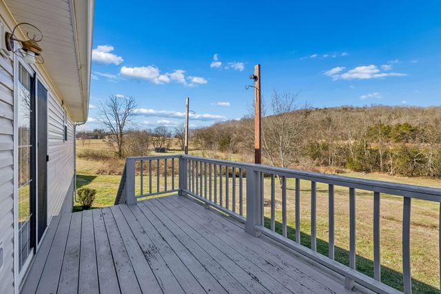 162 Pigeon Roost Rd, Brush Creek, TN 38547