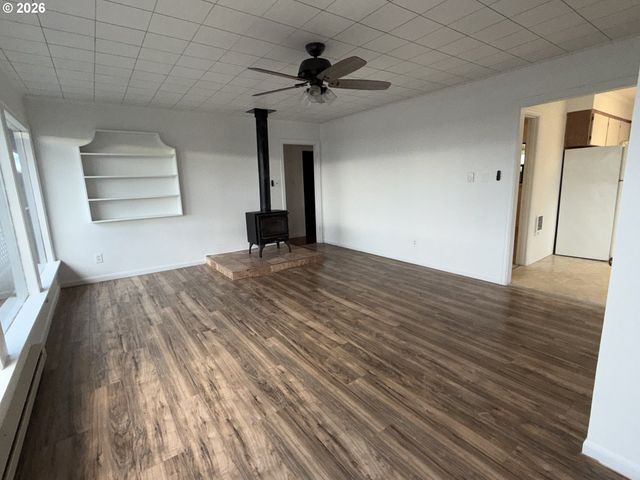 67 SPRUCE St, Wheeler, OR 97147