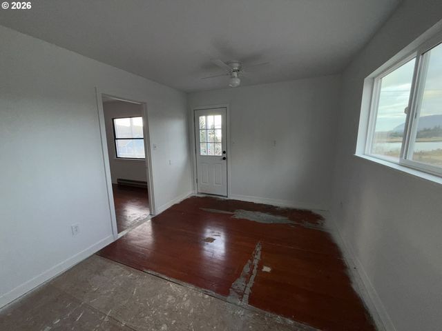 67 SPRUCE St, Wheeler, OR 97147