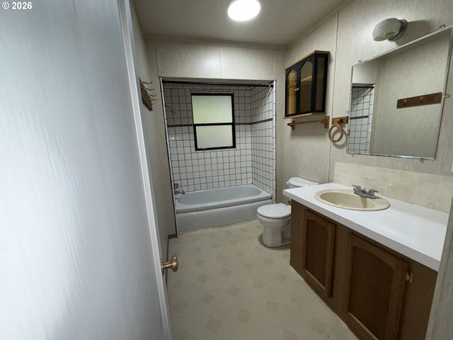 67 SPRUCE St, Wheeler, OR 97147