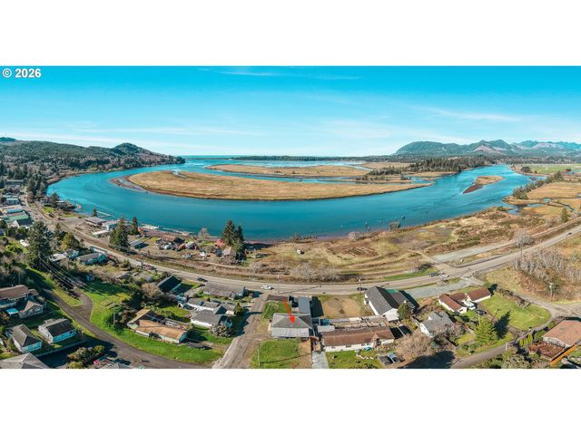 67 SPRUCE St, Wheeler, OR 97147