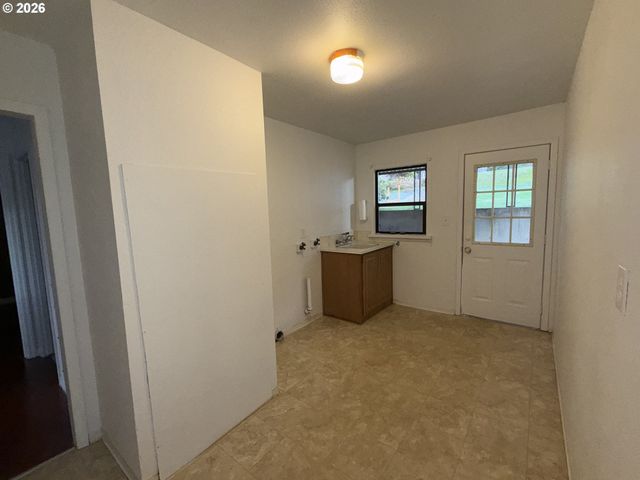 67 SPRUCE St, Wheeler, OR 97147