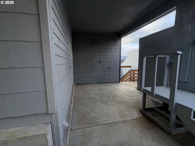 67 SPRUCE St, Wheeler, OR 97147