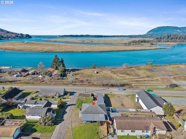 67 SPRUCE St, Wheeler, OR 97147