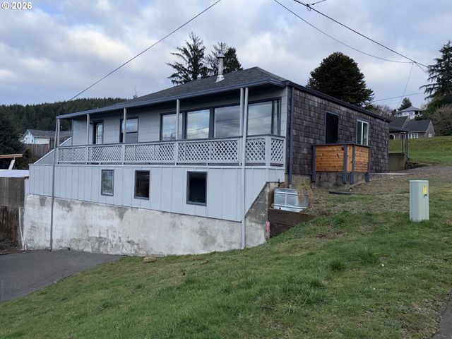 67 SPRUCE St, Wheeler, OR 97147