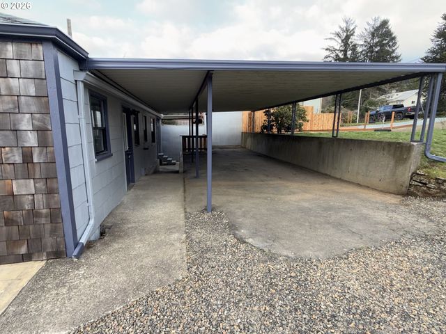 67 SPRUCE St, Wheeler, OR 97147